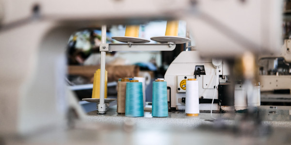 Garras Robóticas a Medida / Manos Robot / Grippers / EOAT en Girona · Grippers con Agujas para Textiles y Productos con Fibras